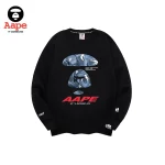 AAPE紅色字母撞色迷彩猿人頭｜圓領衛衣｜黑色-正面